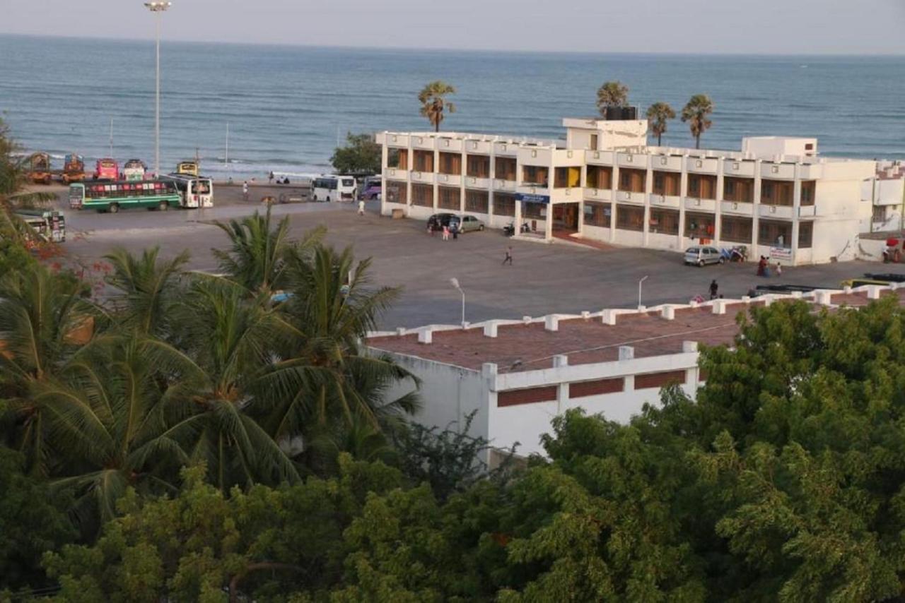 Saravanas Lodge Tiruchchendūr Extérieur photo